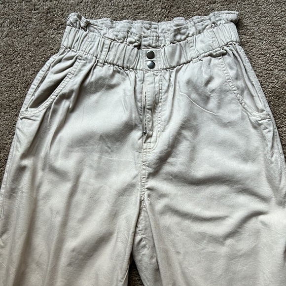 Midriff Top with High Waisted H&M Pants - Picture 4 of 15